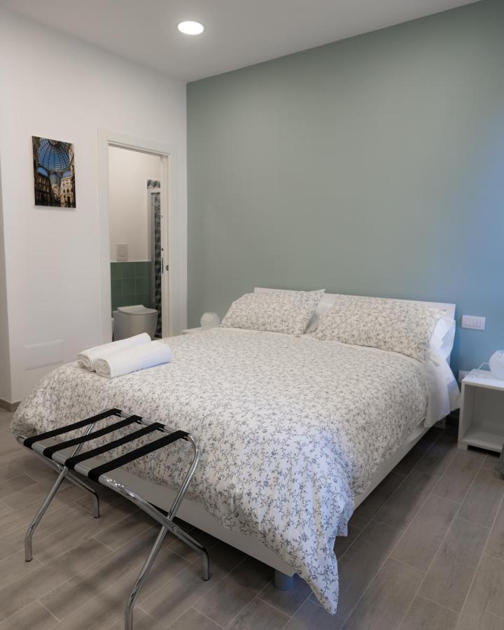 Dimora Cavour Hotell Neapel Exteriör bild