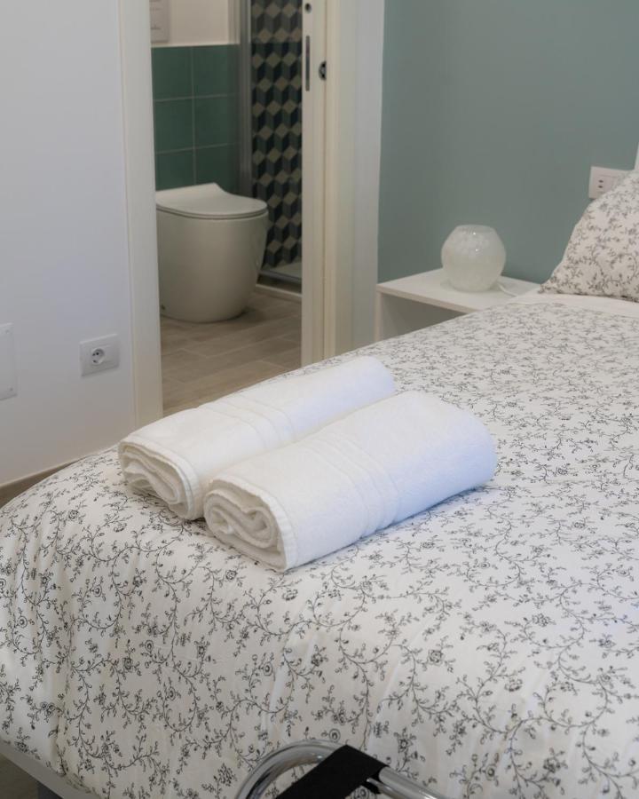 Dimora Cavour Hotell Neapel Exteriör bild