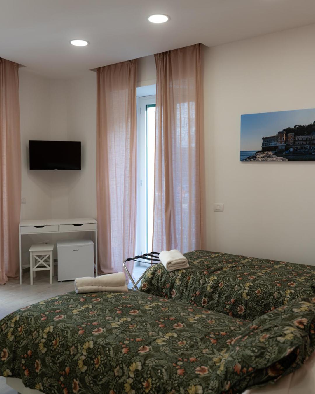 Dimora Cavour Hotell Neapel Rum bild